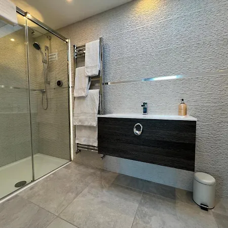 Luxurious 4 Bedroom Home In The Heart Of The Cotswolds With Hot Tub! Stow-on-the-Wold Exterior photo