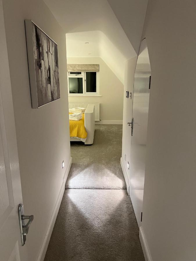 Holiday home Luxurious 4 Bedroom In The Heart Of The Cotswolds With Hot Tub! *