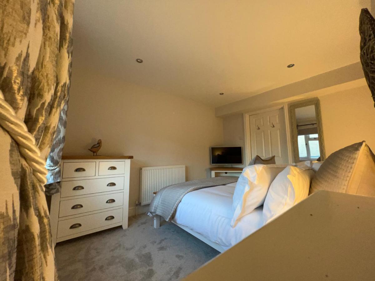 Luxurious 4 Bedroom In The Heart Of The Cotswolds With Hot Tub! Holiday home Stow-on-the-Wold